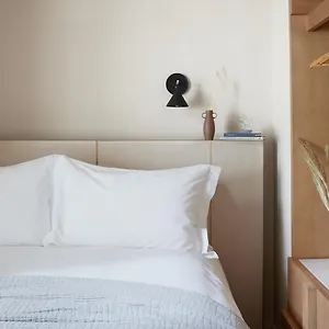 https://buckle-street-studios-by-locke.brighton-hotels-england.com
